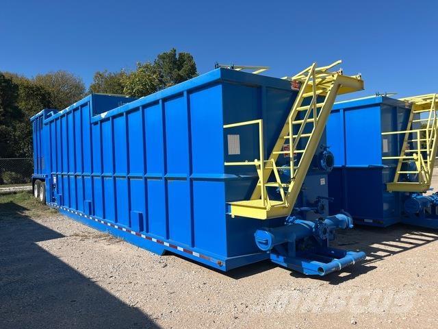  Herring ES600 Fuel and additive tanks