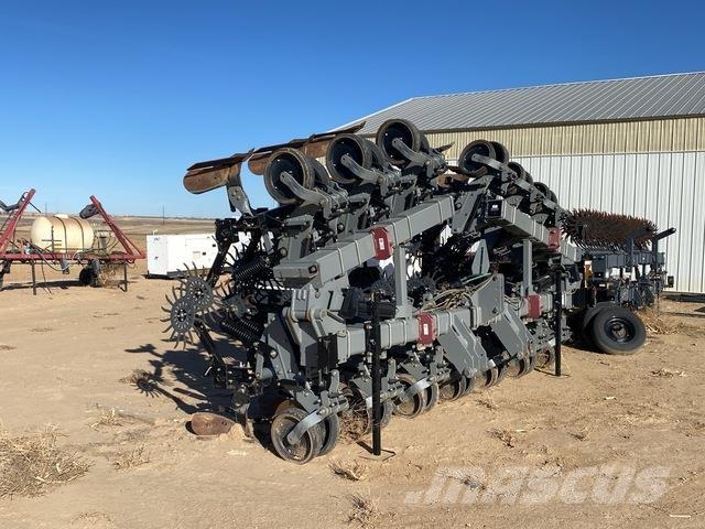 Hiniker 6000 中耕管理機