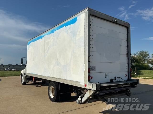 Hino  貨箱式卡車