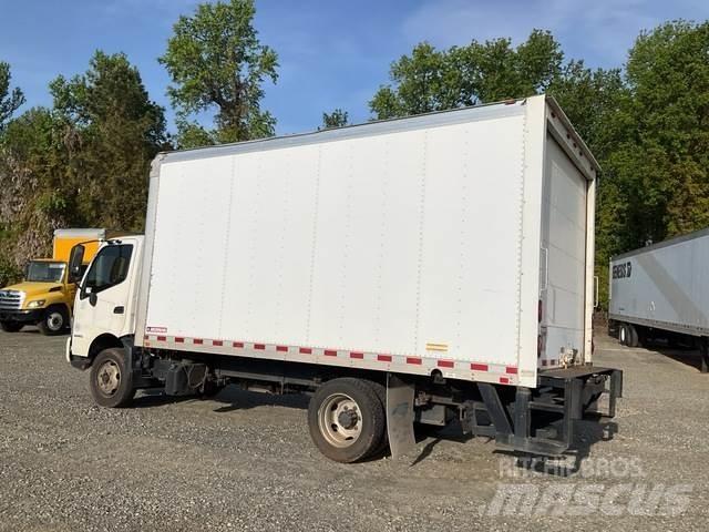 Hino 195 貨箱式卡車