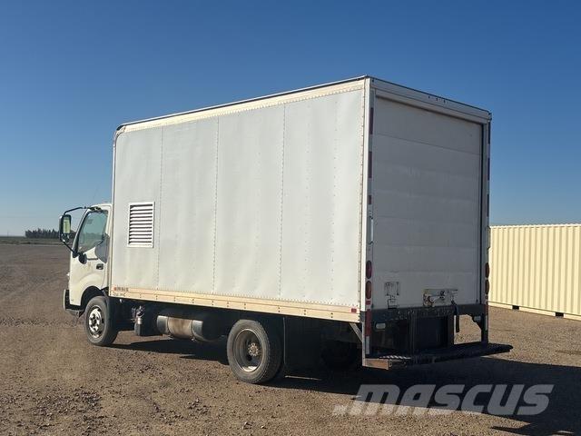 Hino 195 貨箱式卡車
