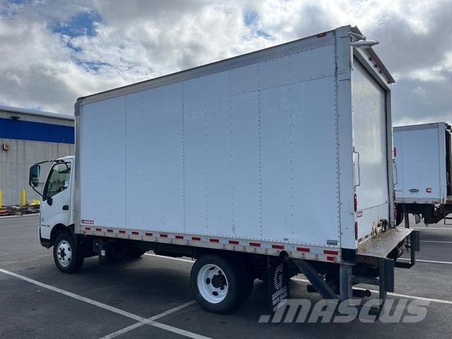 Hino 195 貨箱式卡車