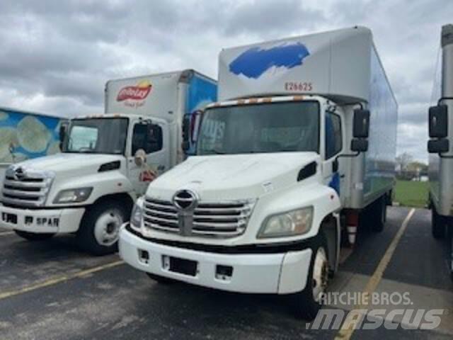 Hino 238 貨箱式卡車