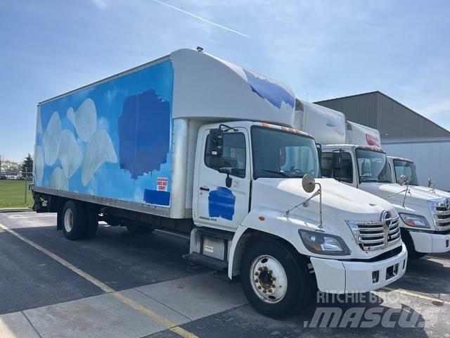 Hino 238 貨箱式卡車