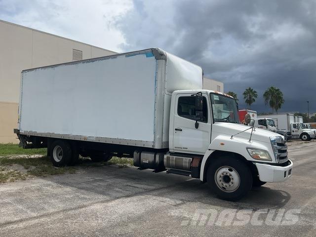 Hino 238 貨箱式卡車