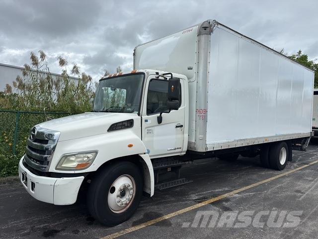 Hino 238 貨箱式卡車