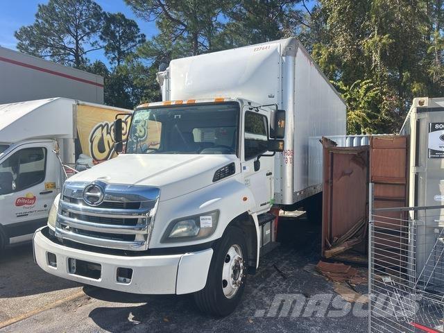 Hino 238 貨箱式卡車