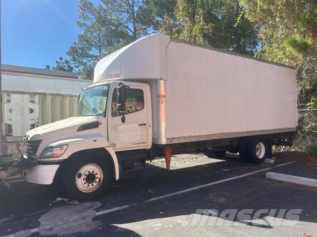 Hino 238 貨箱式卡車