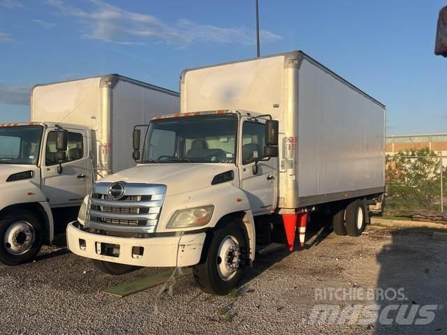 Hino 268 廂式貨物運輸車