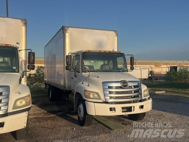 Hino 268 廂式貨物運輸車