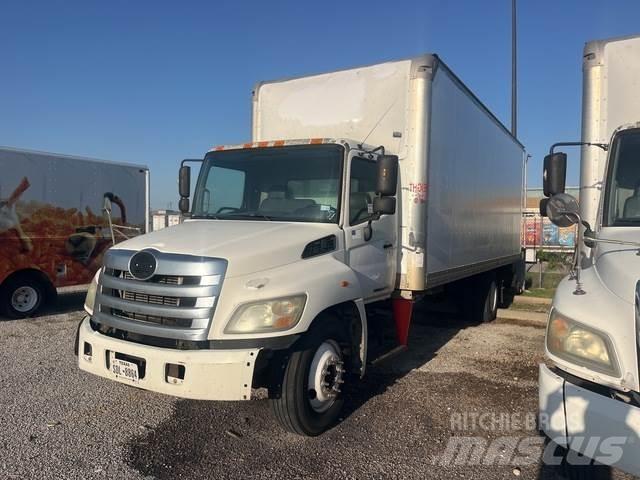 Hino 268 廂式貨物運輸車