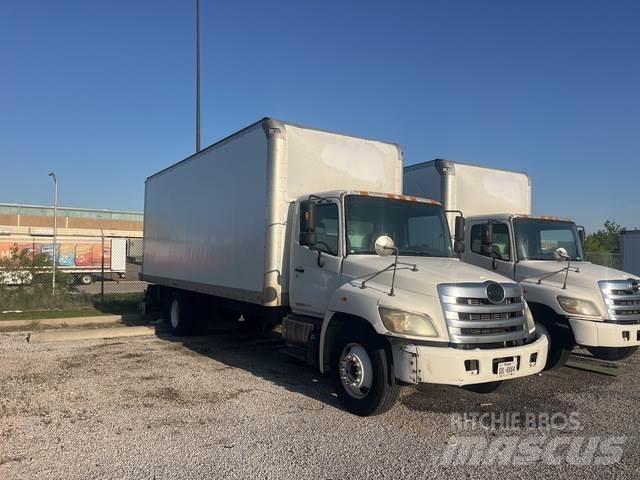 Hino 268 廂式貨物運輸車