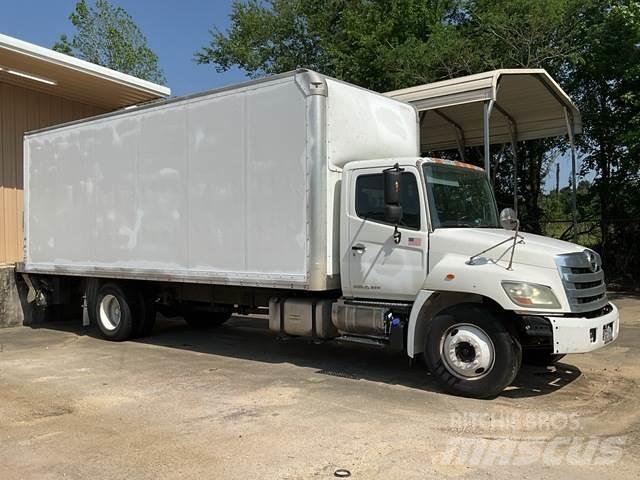 Hino 268 貨箱式卡車