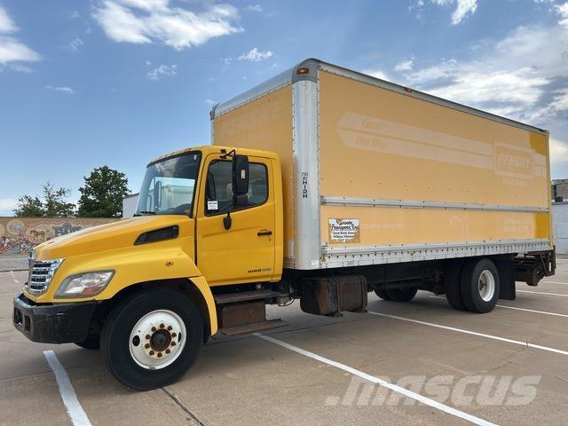 Hino 268 貨箱式卡車