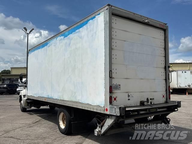 Hino 268 貨箱式卡車