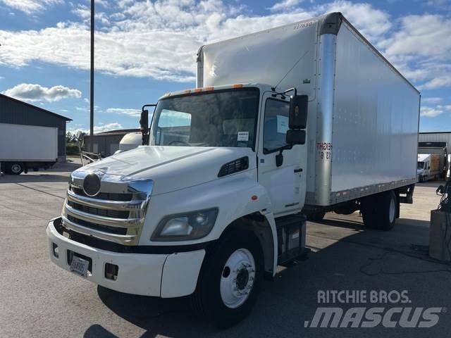 Hino 268 貨箱式卡車