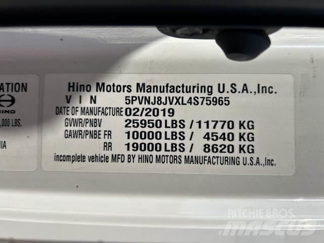 Hino 268 貨箱式卡車