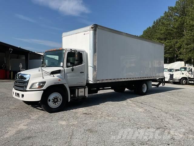 Hino 268 貨箱式卡車