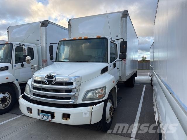 Hino 268 貨箱式卡車