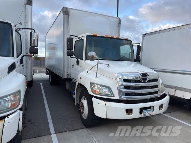 Hino 268 貨箱式卡車