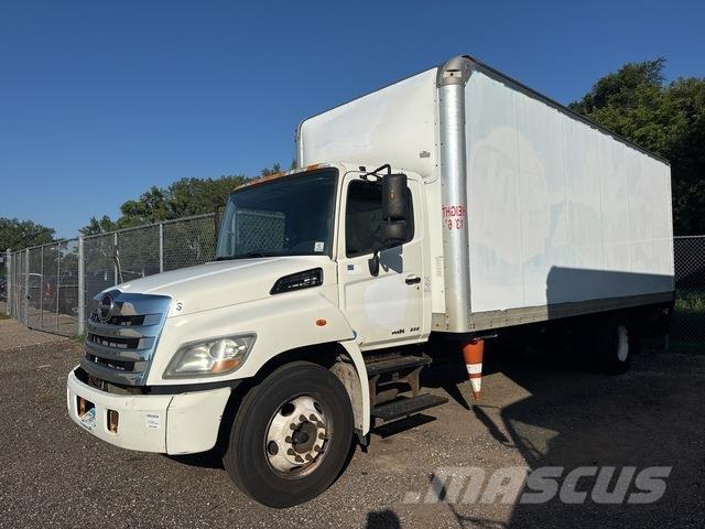 Hino 268 貨箱式卡車