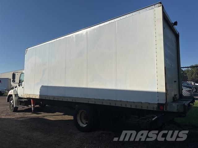 Hino 268 貨箱式卡車