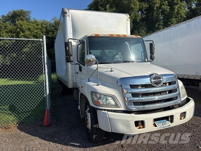 Hino 268 貨箱式卡車