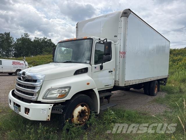 Hino 268 貨箱式卡車