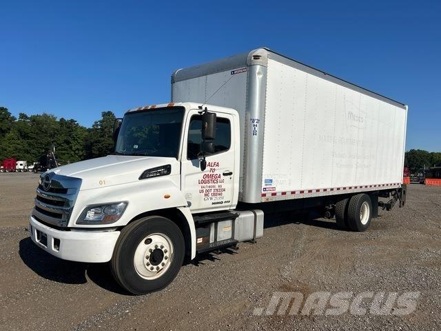 Hino 268 貨箱式卡車
