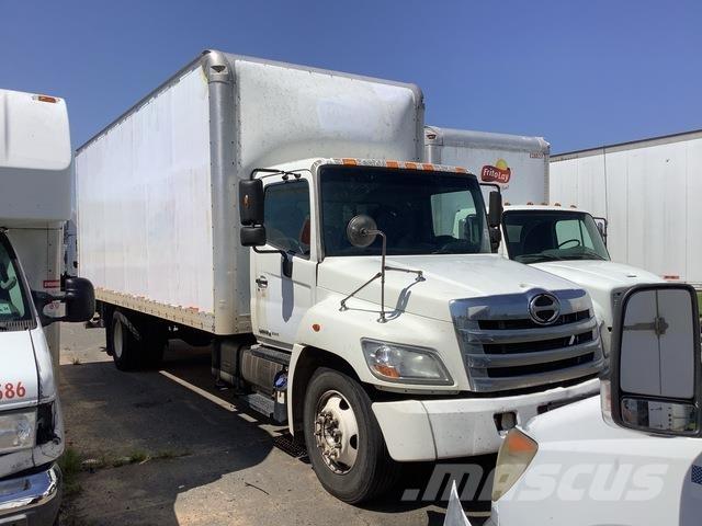 Hino 268 貨箱式卡車