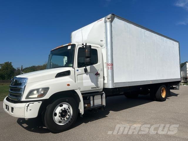 Hino 268 貨箱式卡車