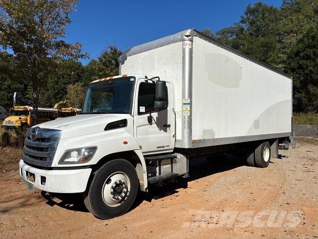 Hino 268 貨箱式卡車