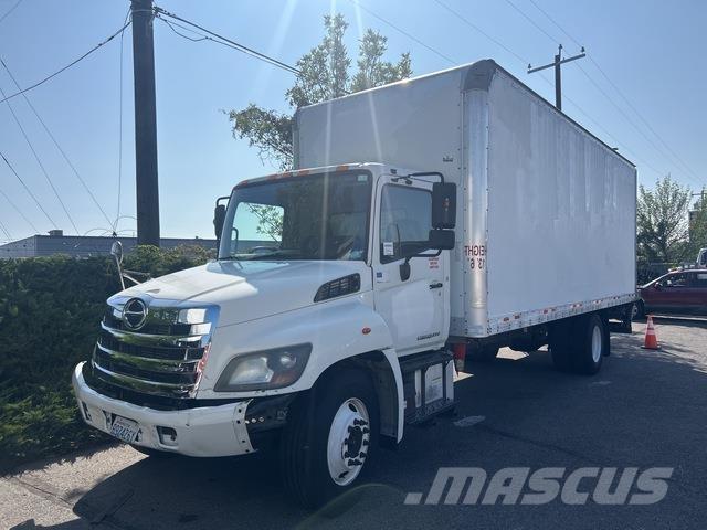 Hino 268 貨箱式卡車