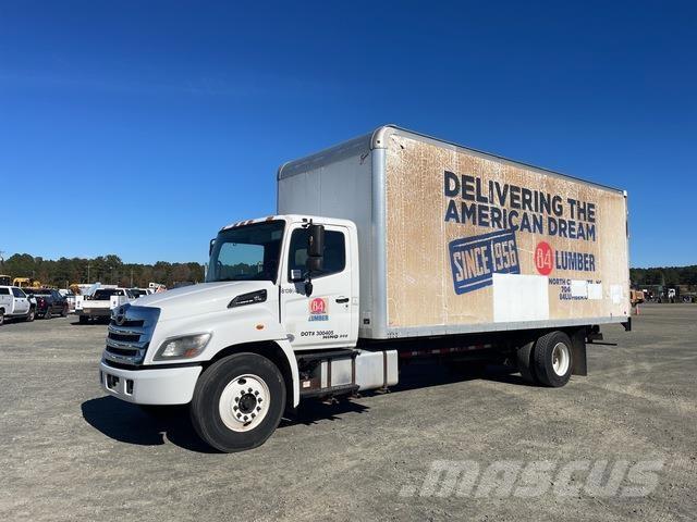 Hino 268 篷布卡車