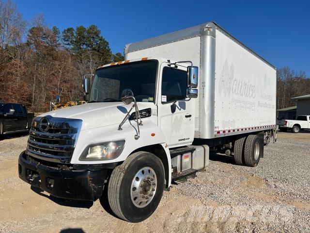 Hino 268 貨箱式卡車