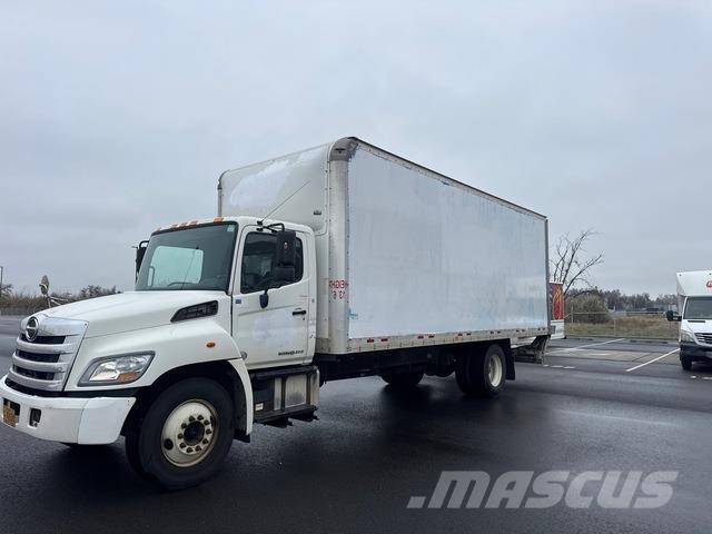 Hino 268 貨箱式卡車