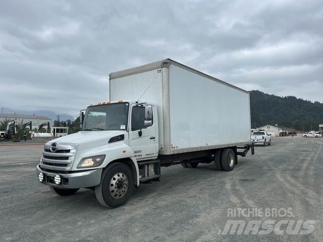 Hino 338 貨箱式卡車