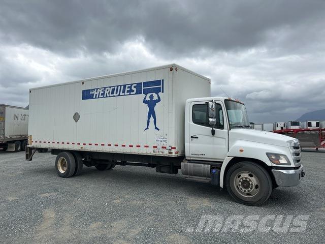 Hino 338 貨箱式卡車