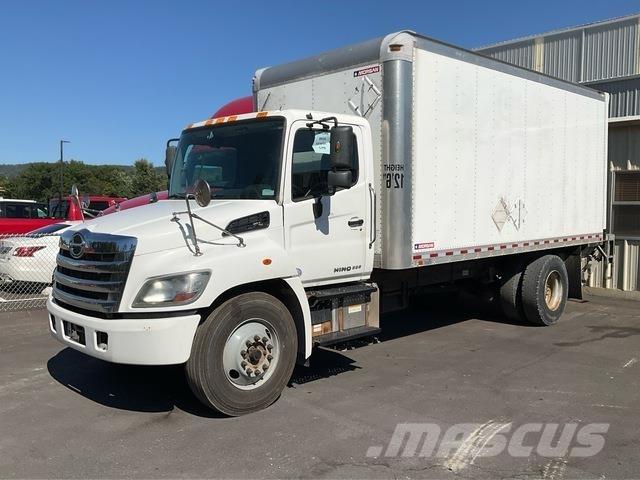 Hino 338 貨箱式卡車