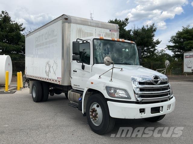 Hino 338 貨箱式卡車