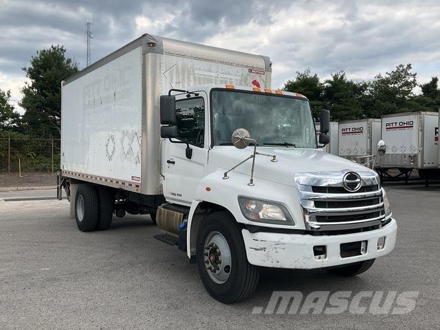 Hino 338 貨箱式卡車