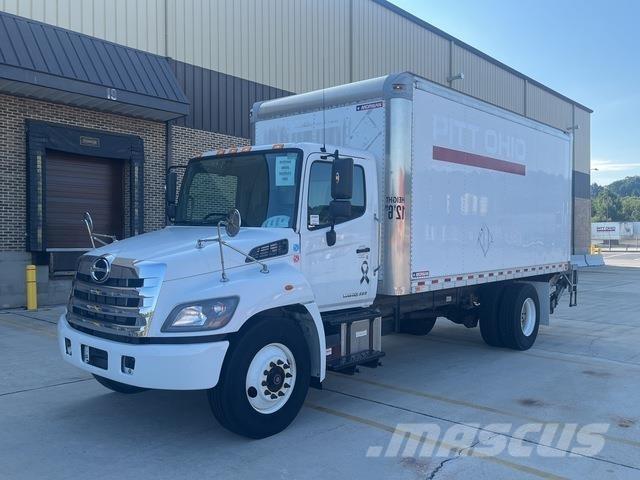 Hino 338 貨箱式卡車