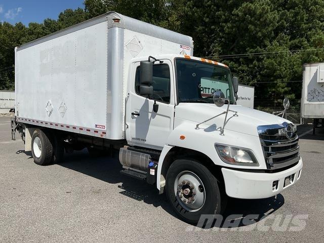 Hino 338 貨箱式卡車