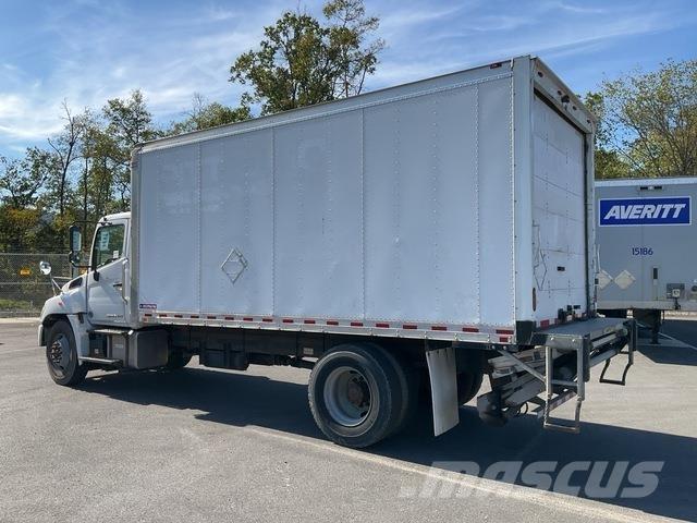 Hino 338 貨箱式卡車