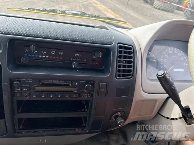 Hino Dutro 平板式/側卸式卡車