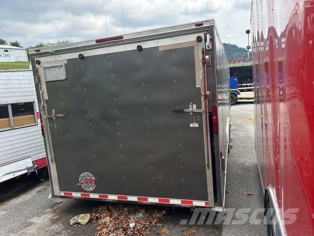  Homesteader 車輛運輸半拖車