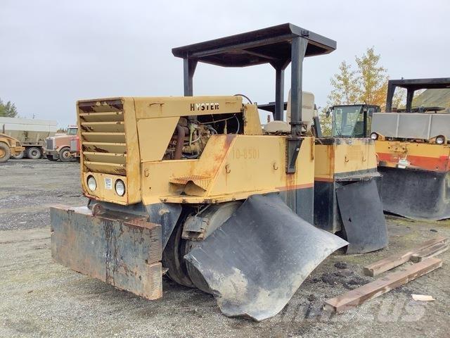Hyster  膠輪滾壓機