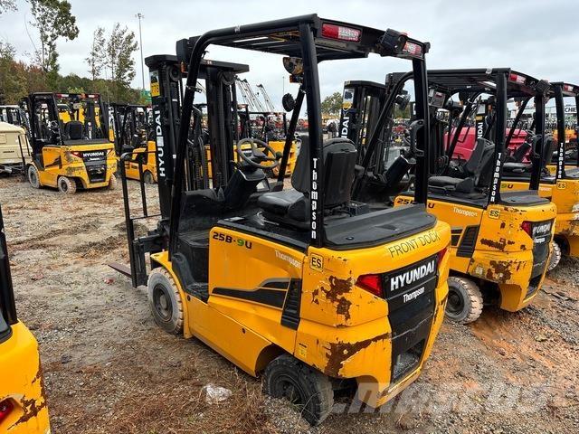 Hyundai 25B-9U 電動堆高機