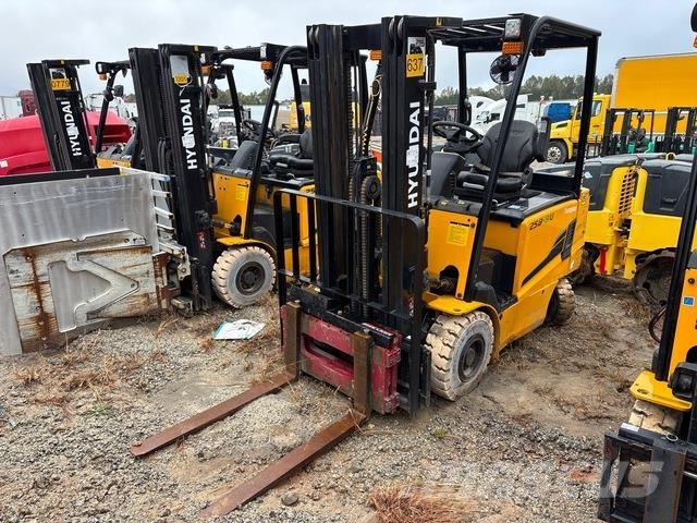 Hyundai 25B-9U 電動堆高機