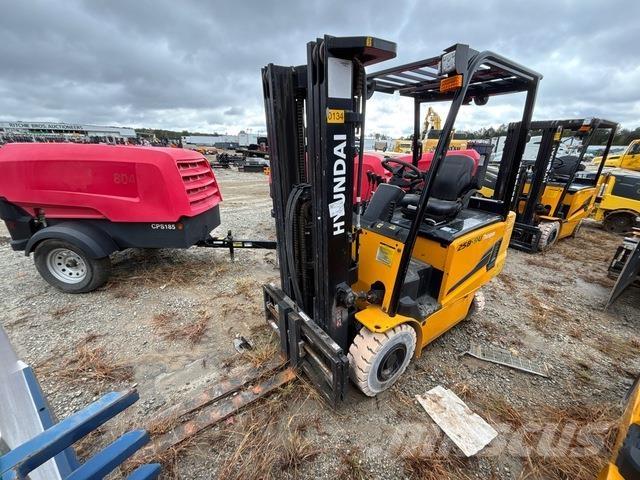 Hyundai 25B-9U 電動堆高機